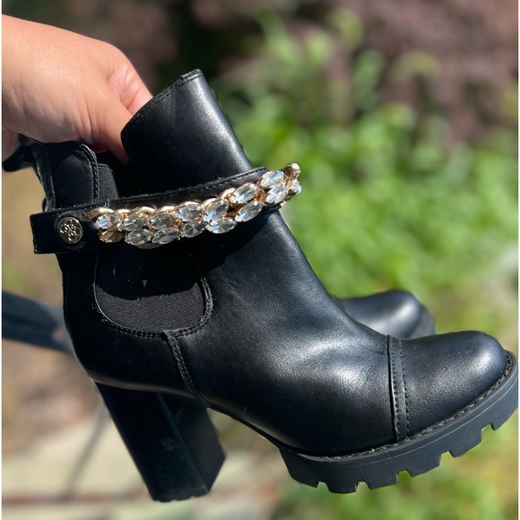 Guess Brand, Block heel bootie - Picture 2 of 2